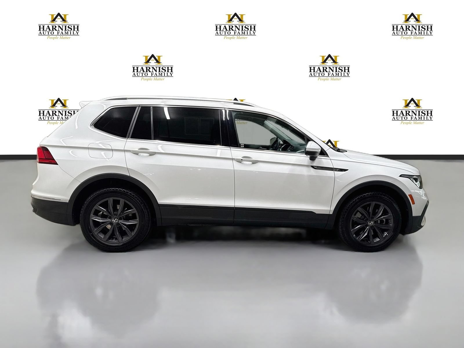 Used 2022 Volkswagen Tiguan SE AWD/4WD image 4