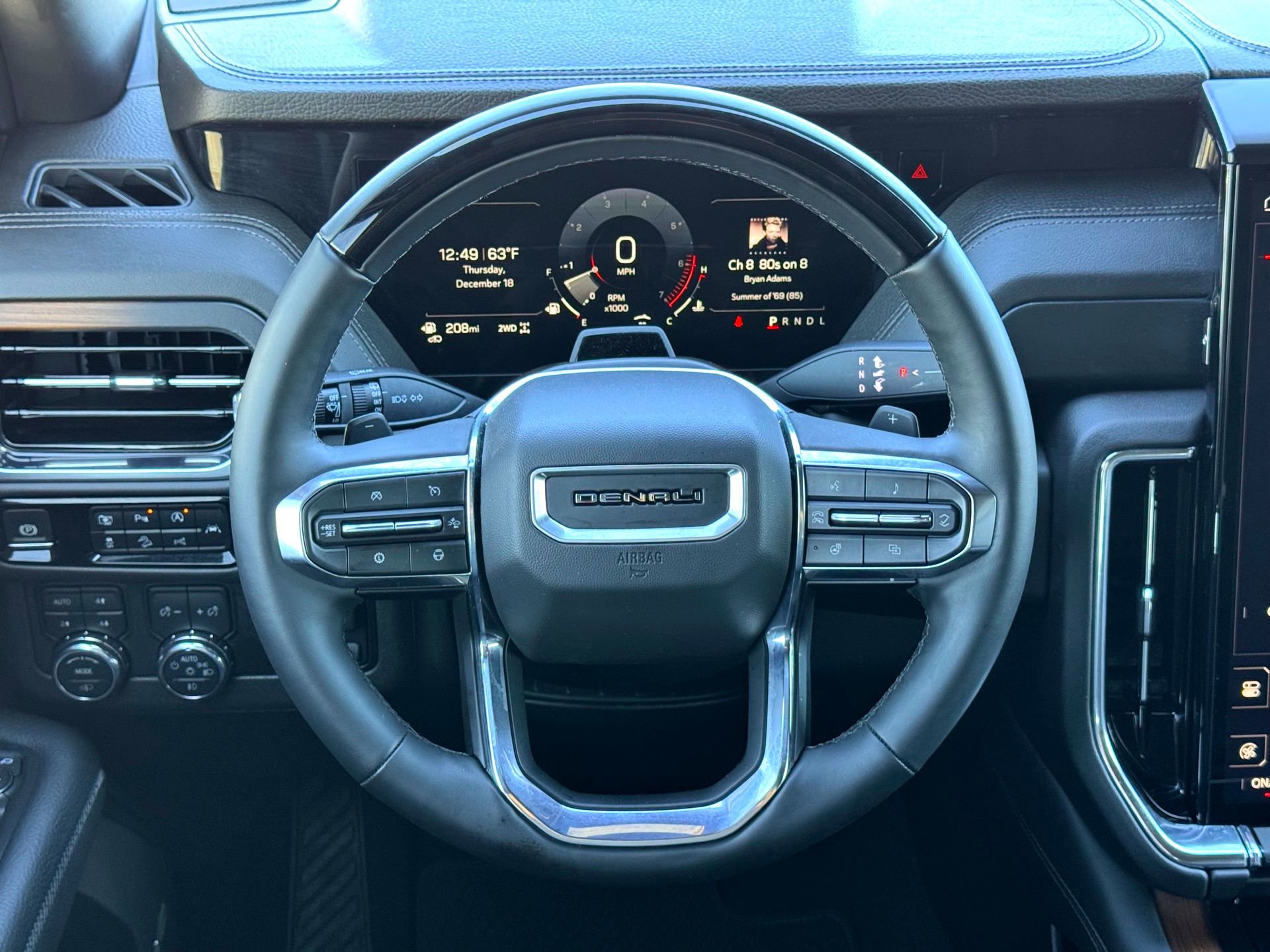 Used 2025 GMC Yukon XL Denali w/ Denali Reserve Package image 27