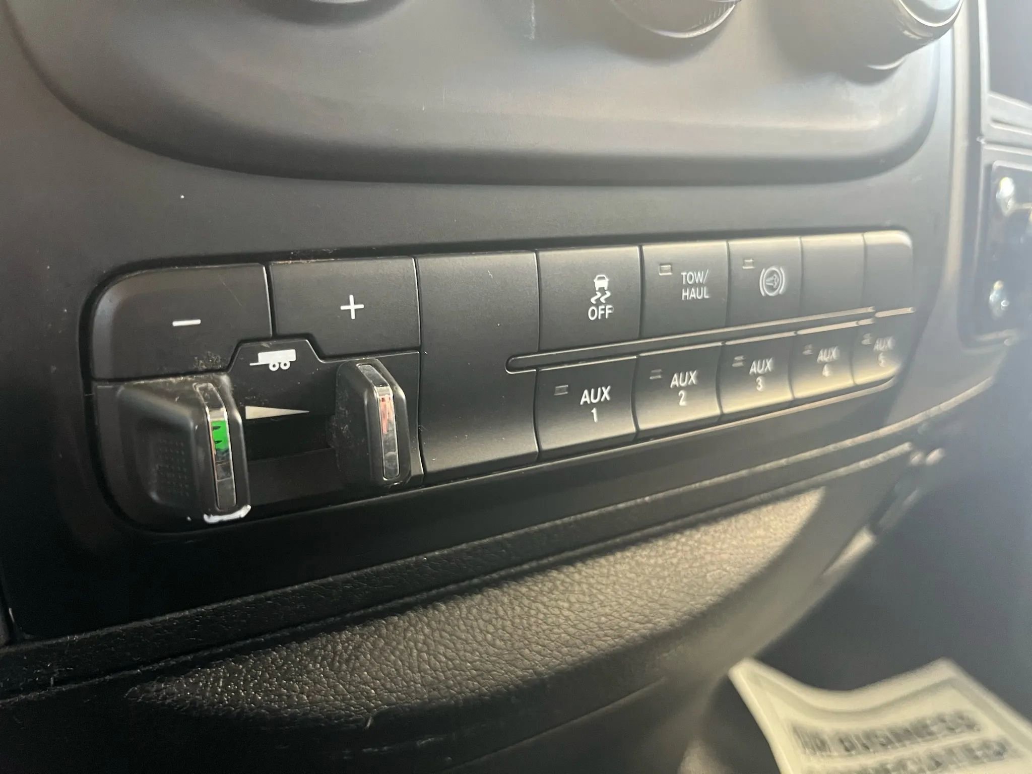 Used 2017 RAM 3500 Tradesman w/ Chrome Appearance Group image 22