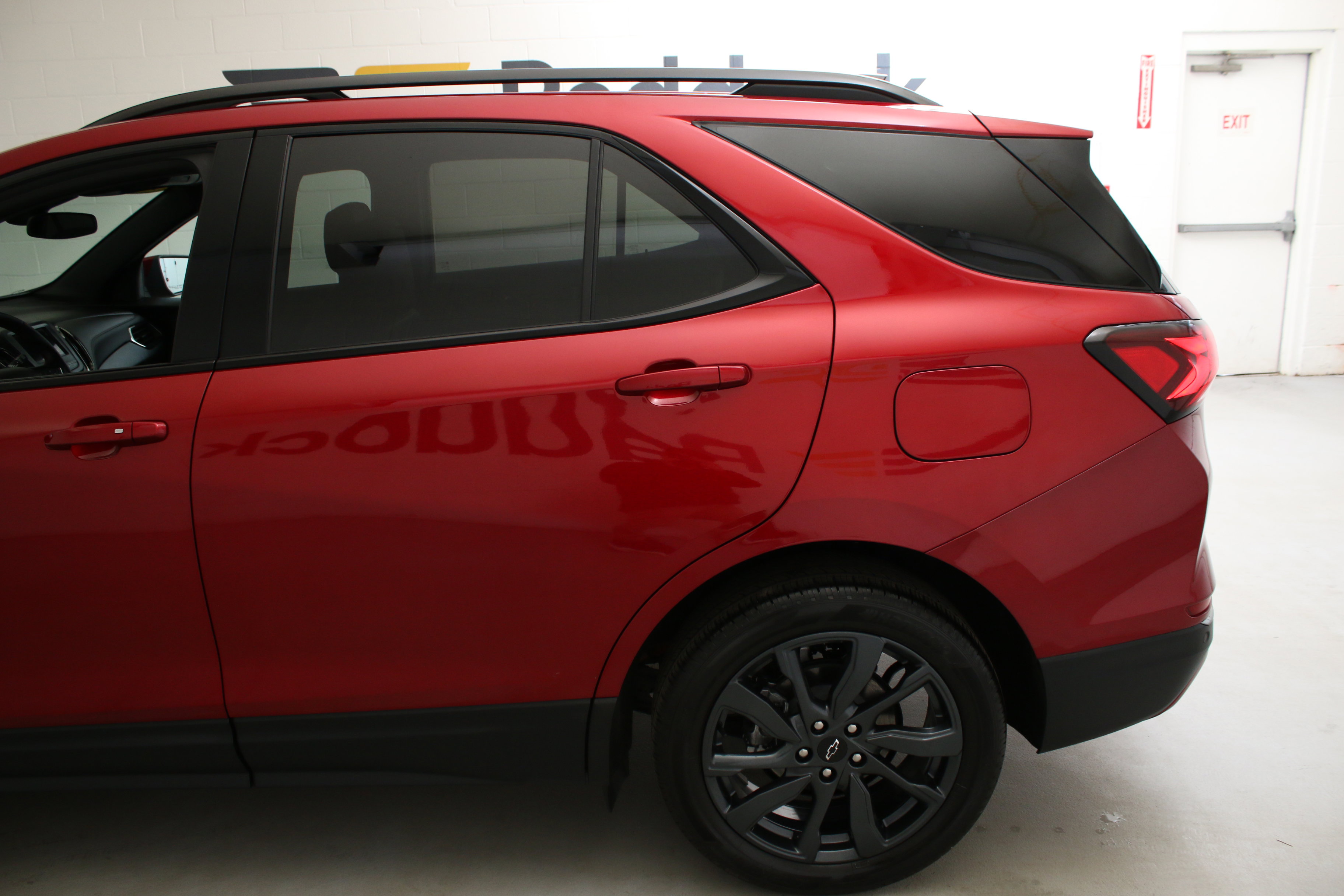 Used 2023 Chevrolet Equinox RS AWD/4WD image 5