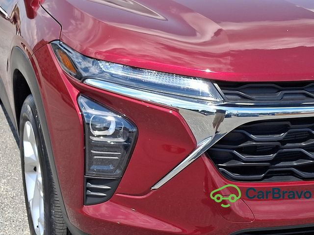 Certified 2024 Chevrolet Trax LS w/ LS Convenience Package FWD image 9