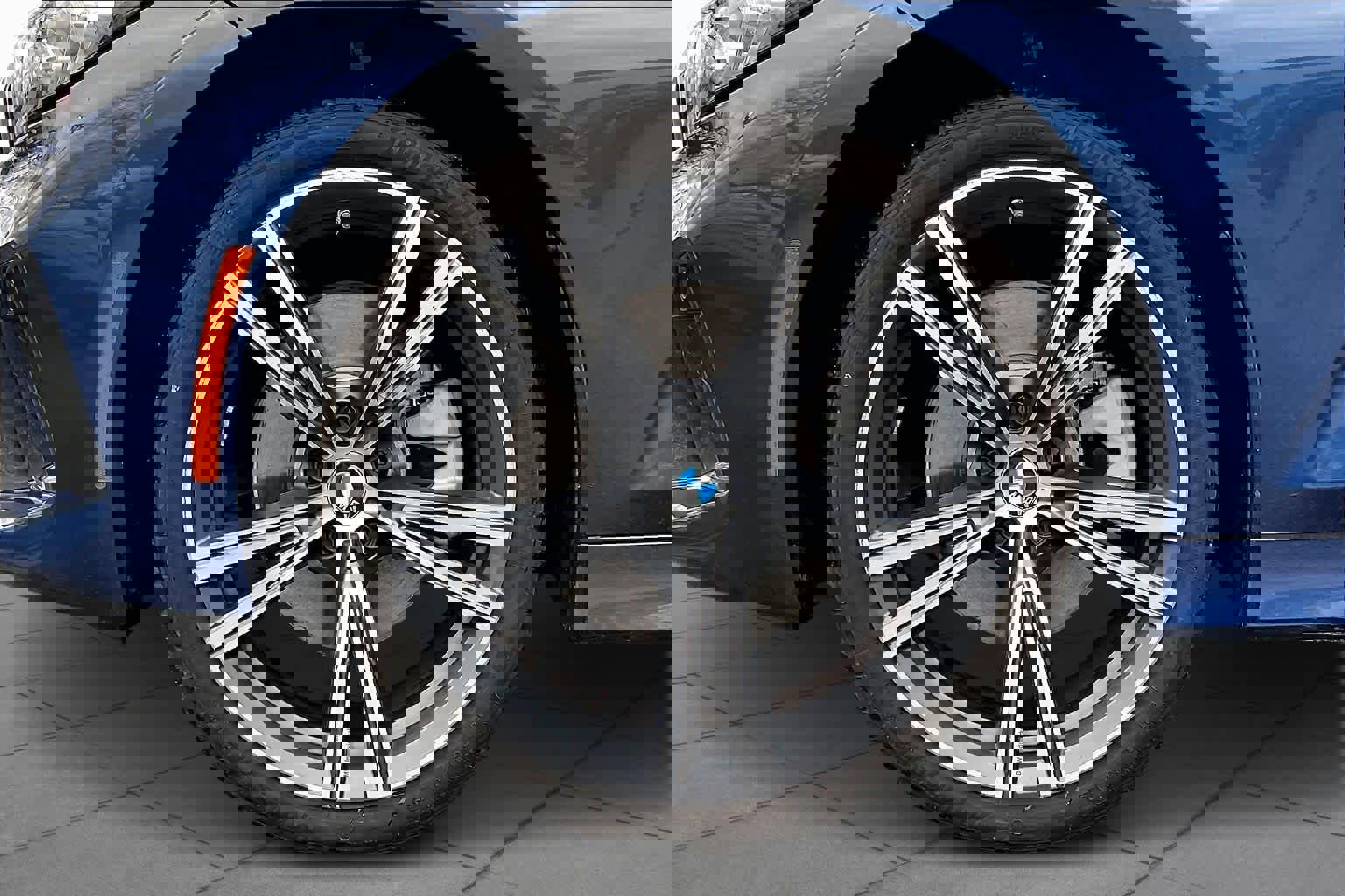 Used 2023 BMW 330i xDrive Sedan w/ Premium Package image 10