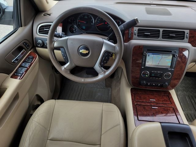 Used 2012 Chevrolet Avalanche LTZ RWD image 13