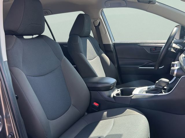 Used 2022 Toyota RAV4 LE image 20