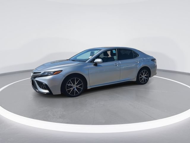 Used 2024 Toyota Camry SE w/ Convenience Package FWD image 4