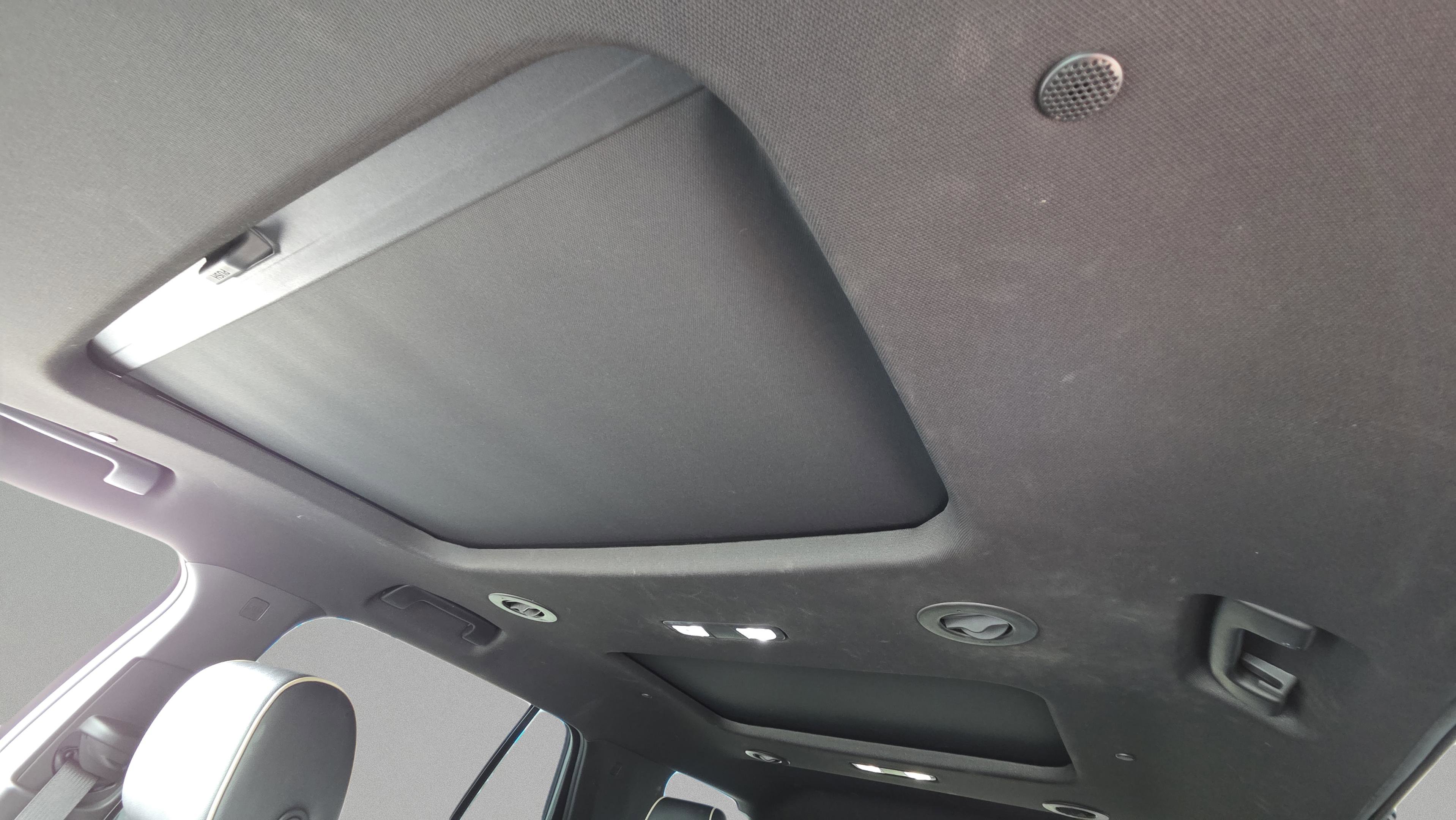 Used 2022 Chevrolet Traverse Premier w/ Redline Edition FWD image 16