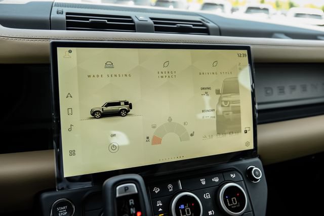 New 2026 Land Rover Defender 110 X AWD/4WD image 43