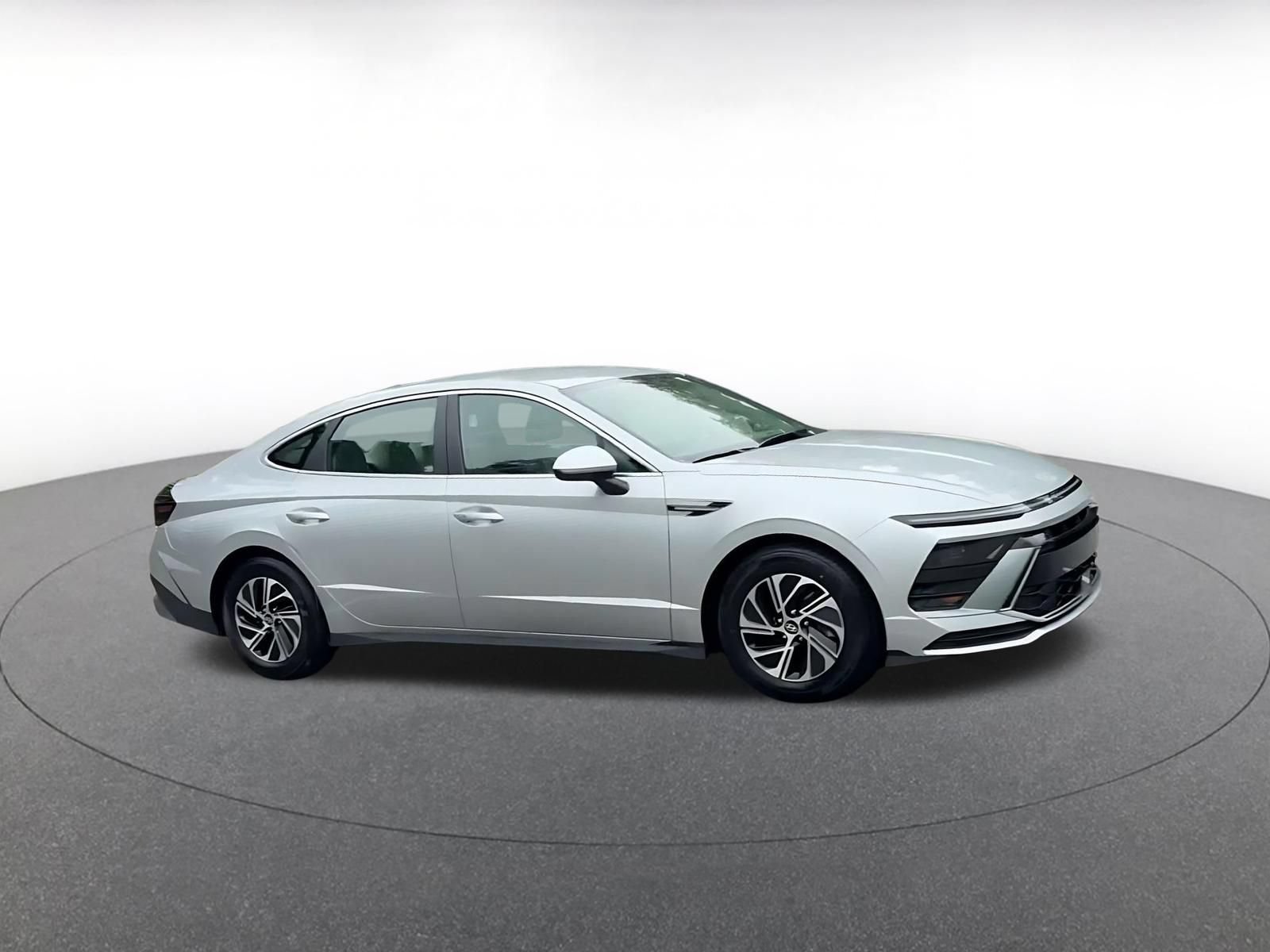 Used 2026 Hyundai Sonata Blue FWD image 2