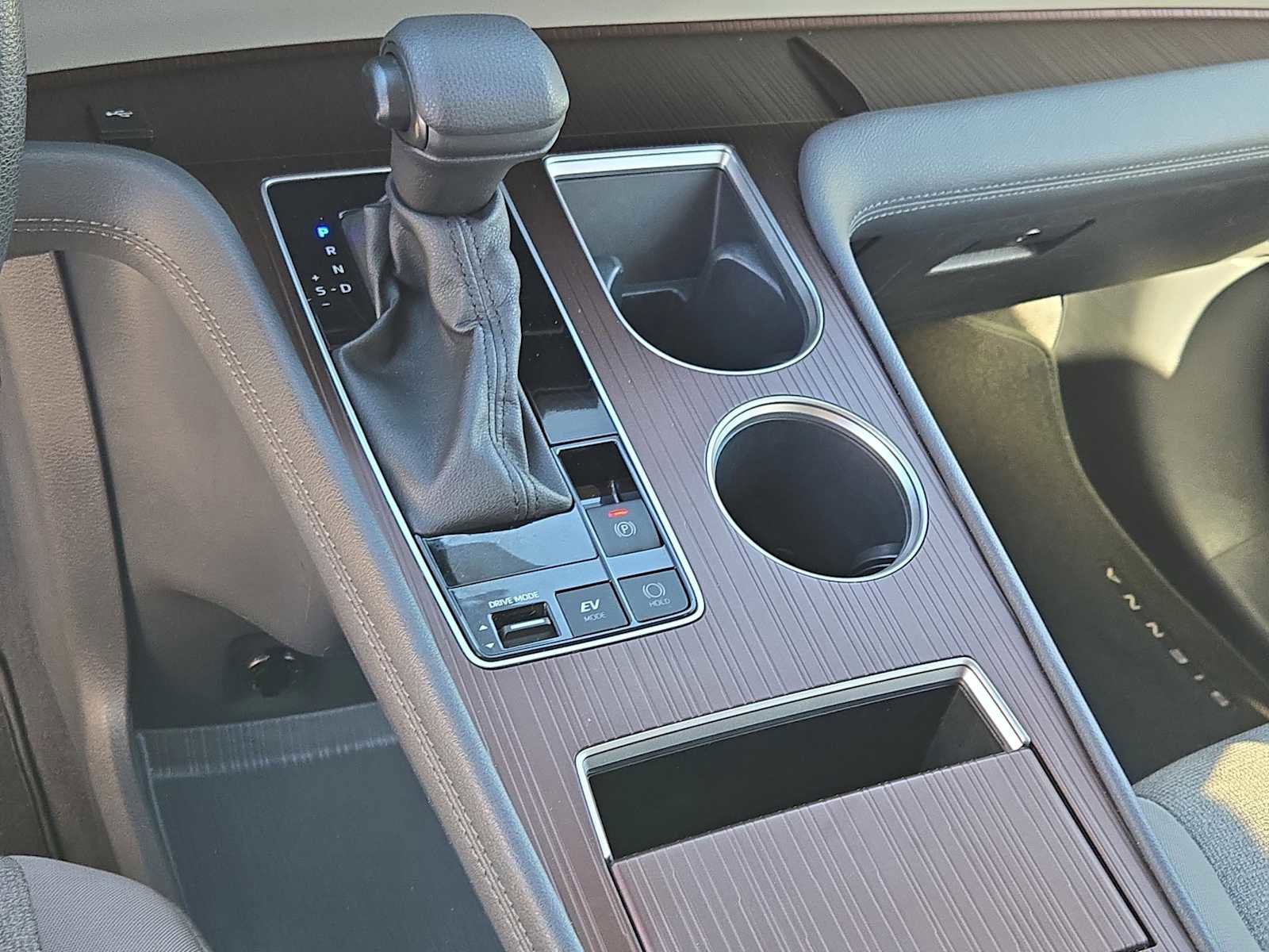 Used 2024 Toyota Sienna LE image 28