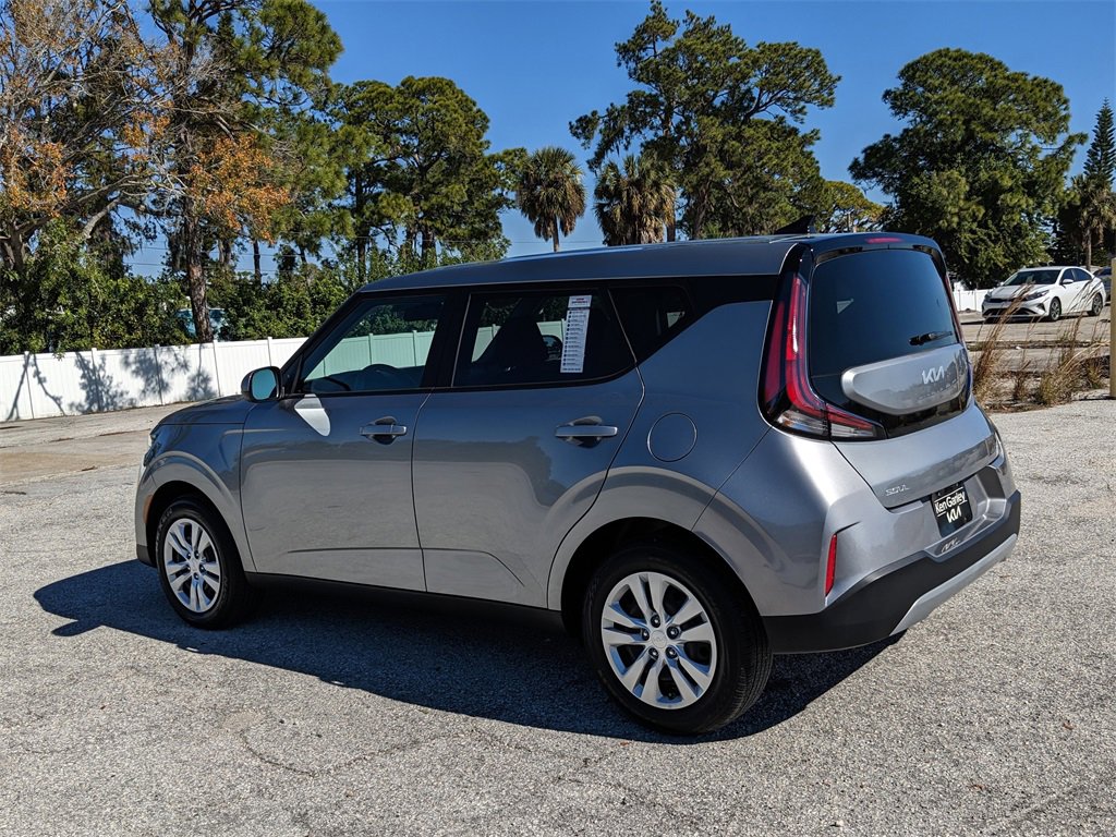 Certified 2025 Kia Soul LX image 7