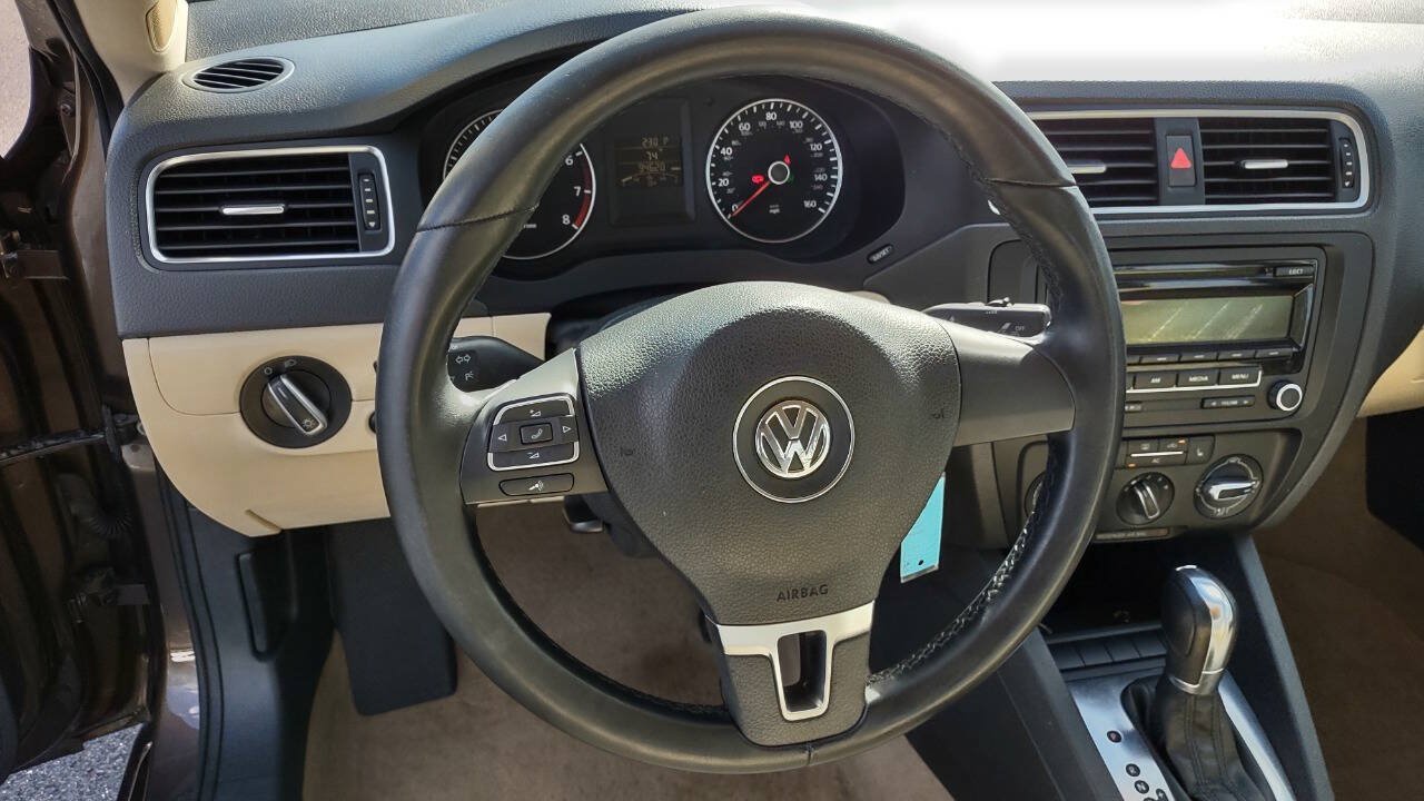 Used 2012 Volkswagen Jetta SE FWD image 13