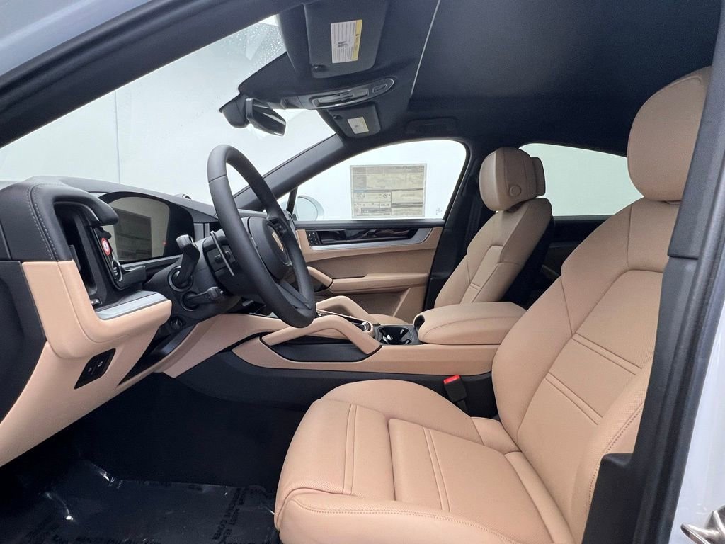 New 2025 Porsche Cayenne Coupe image 5