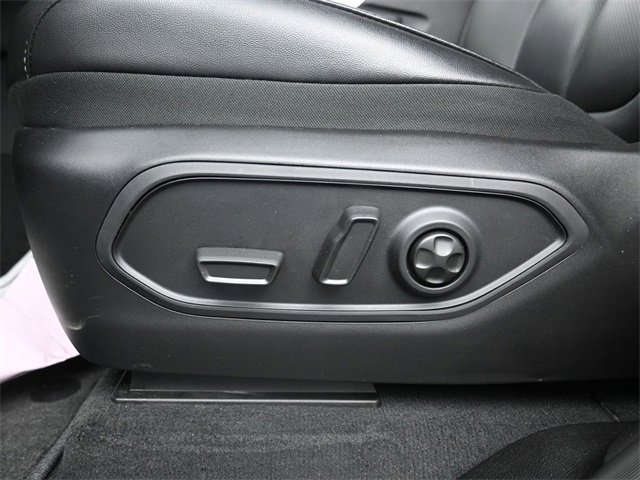 Used 2025 Jeep Grand Cherokee Limited w/ Luxury Tech Group II image 11