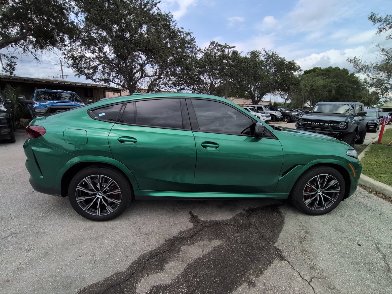 Used 2024 BMW X6 M60i w/ M Sport Professional Package AWD/4WD image 4