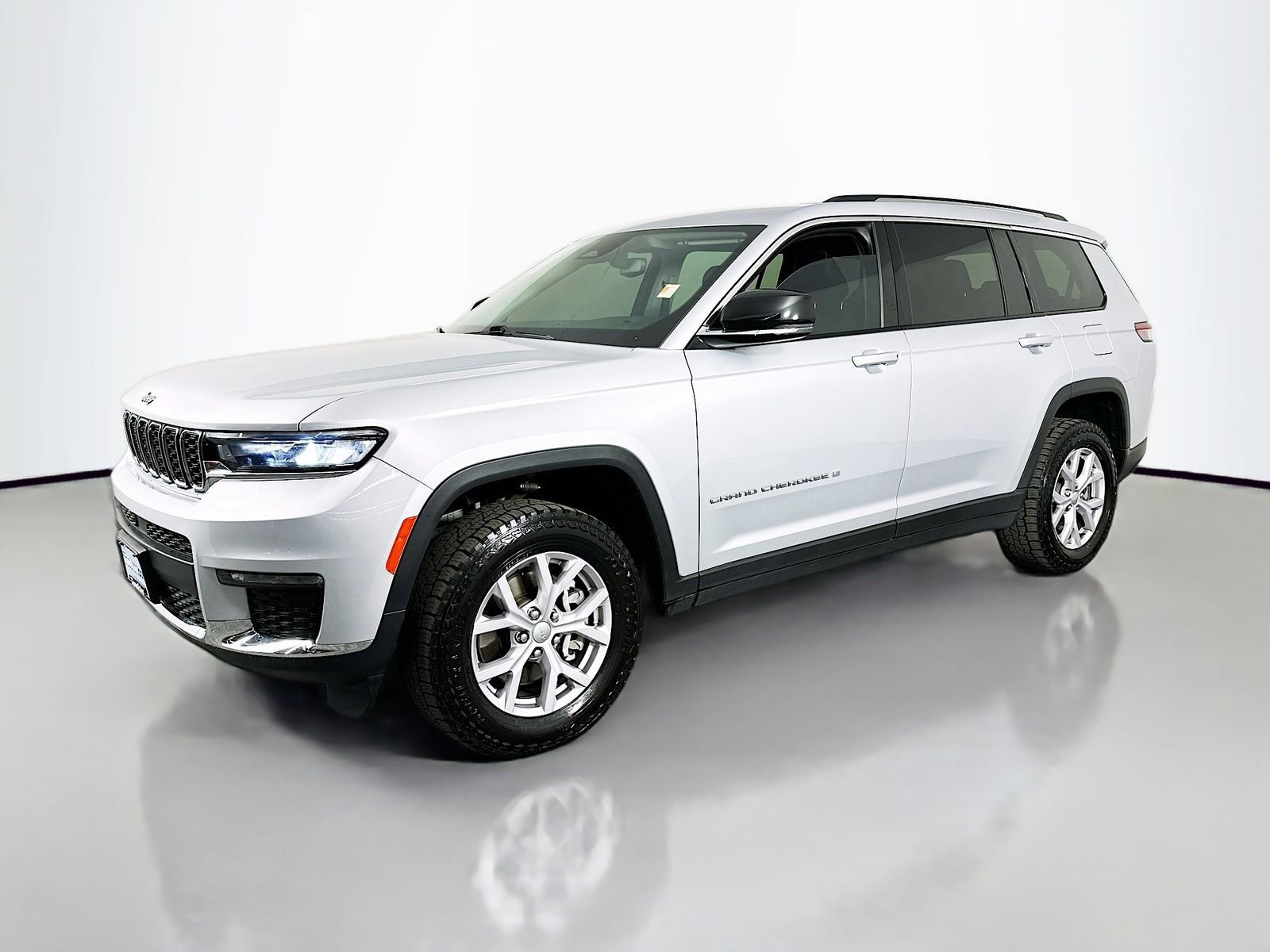 Used 2022 Jeep Grand Cherokee L Limited AWD/4WD image 4
