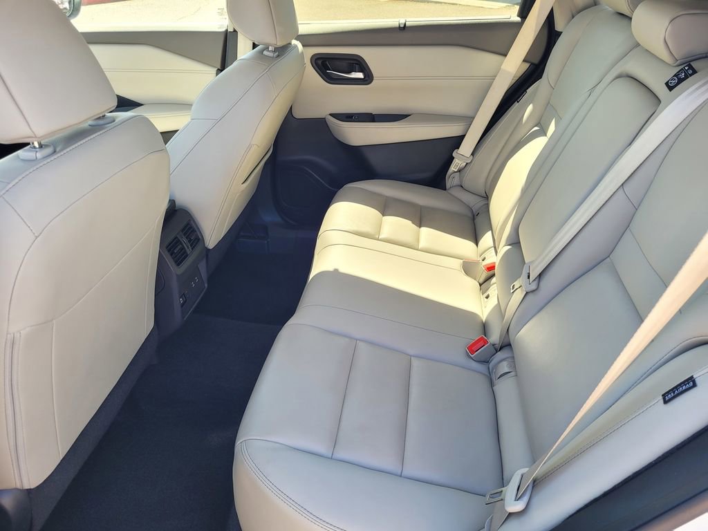 Used 2024 Nissan Rogue SL w/ SL Premium Package image 7