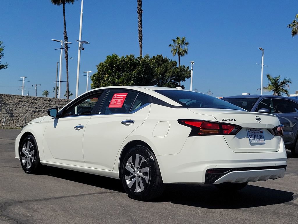 Used 2025 Nissan Altima 2.5 S FWD image 2