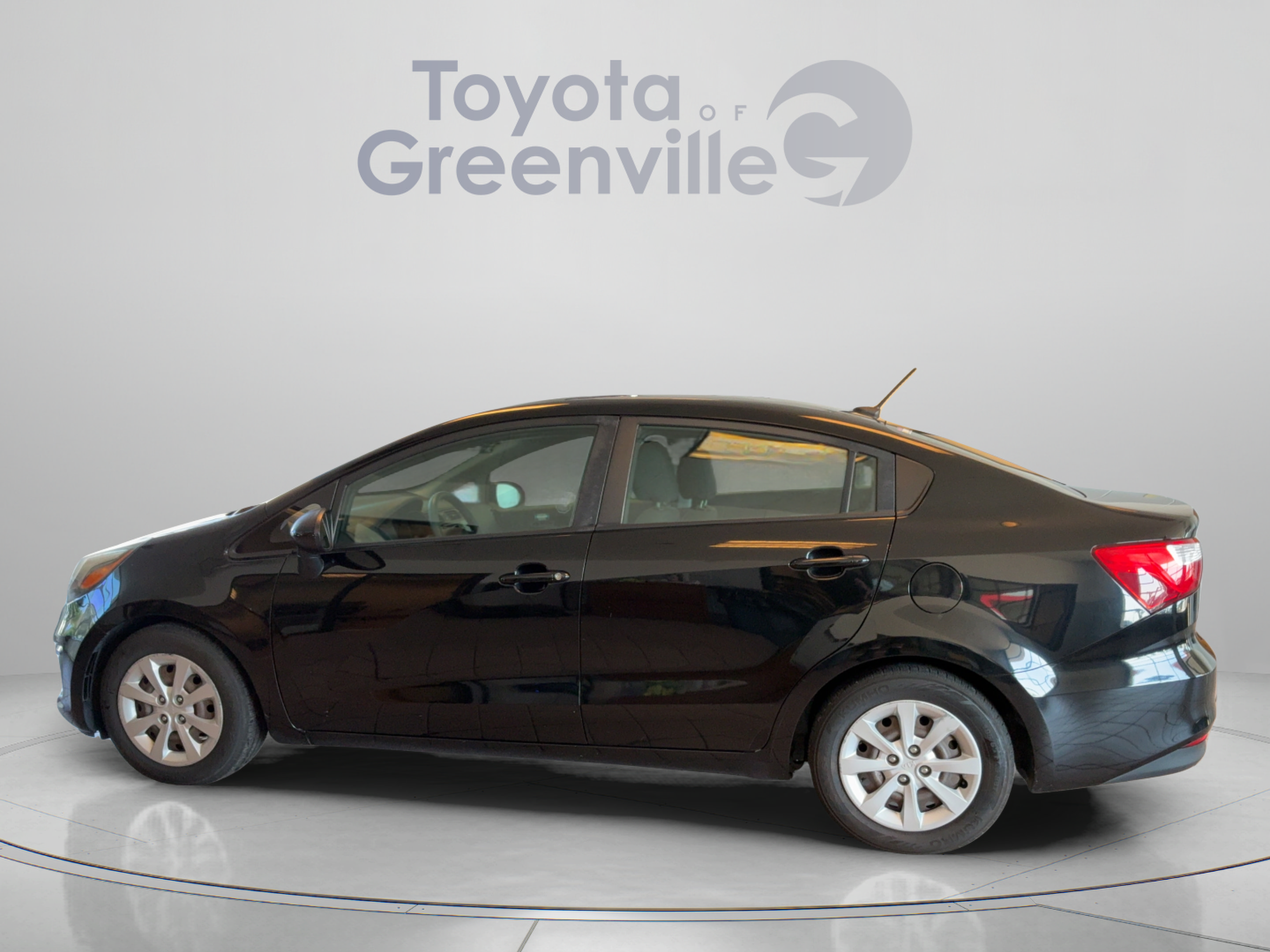 Used 2017 Kia Rio LX FWD image 2