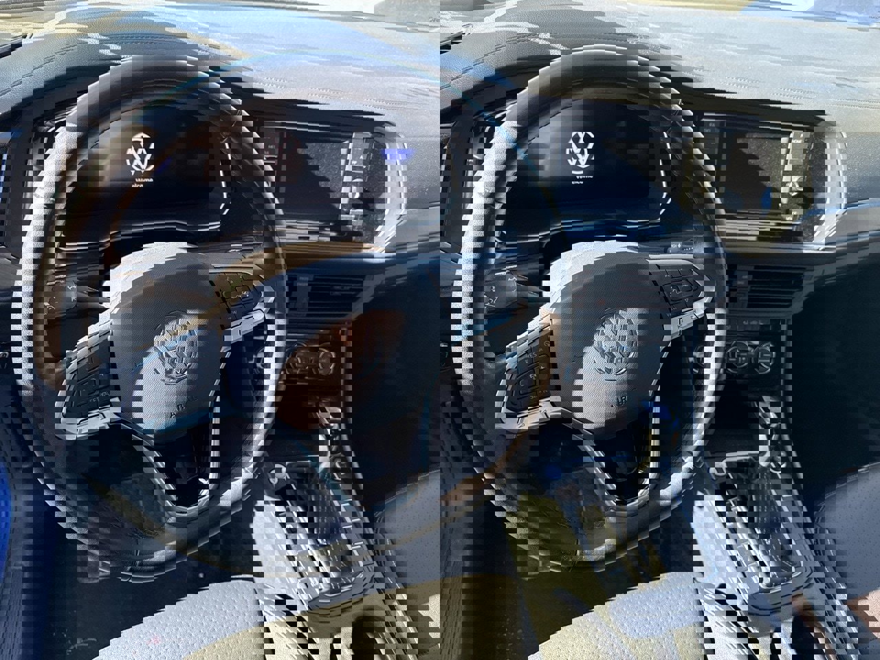 Used 2024 Volkswagen Jetta SE image 10