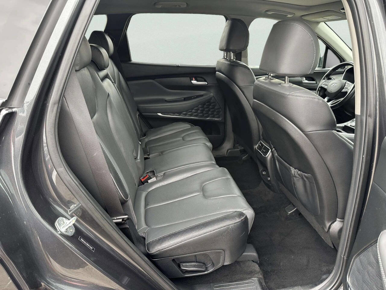 Used 2022 Hyundai Santa Fe SEL w/ Convenience + Premium Package AWD/4WD image 17