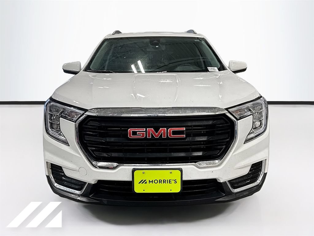 Used 2024 GMC Terrain SLE w/ Driver Convenience Package AWD/4WD image 2