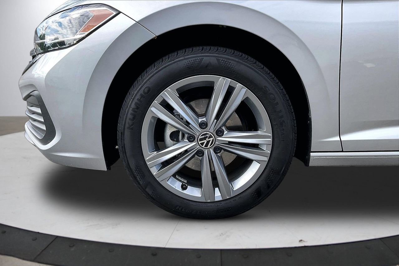 Used 2024 Volkswagen Jetta SE image 33