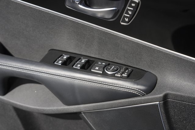 Used 2017 Kia Sorento SX image 29