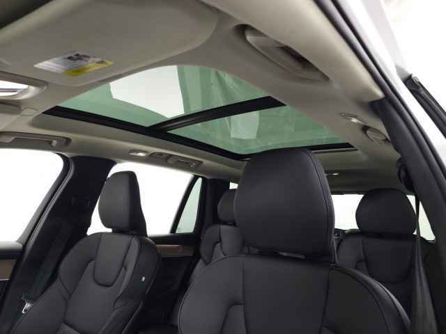 Certified 2025 Volvo XC90 B5 Plus AWD/4WD image 19