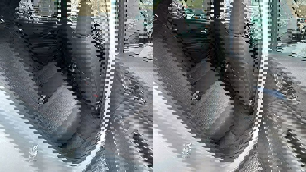 Used 2022 Chevrolet Equinox LT image 18