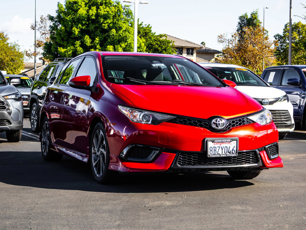 Used 2018 Toyota Corolla iM w/ Carpet Mat Package (TMS) FWD image 2
