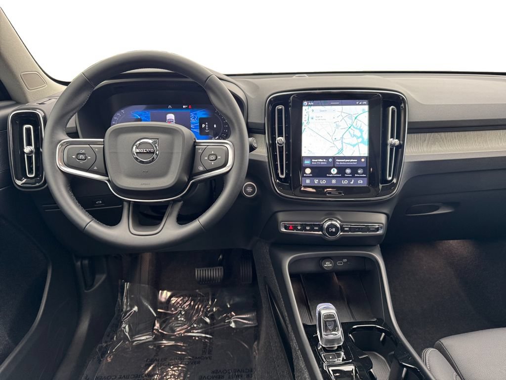 Certified 2026 Volvo XC40 B5 Plus AWD/4WD image 26