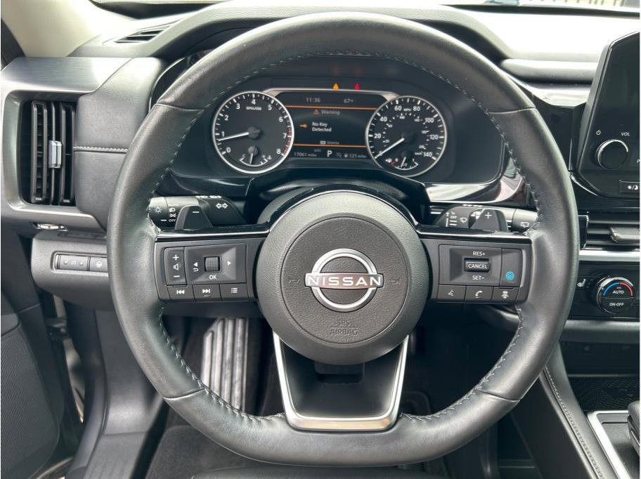 Used 2024 Nissan Pathfinder SL image 15