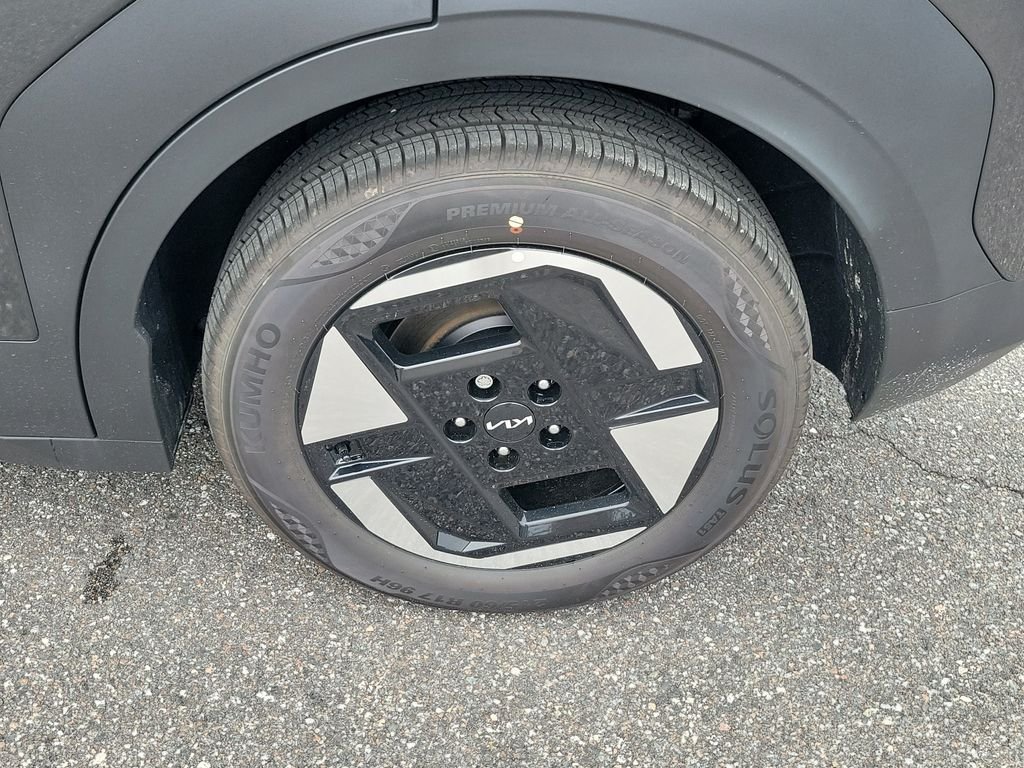 New 2027 Kia EV3 Wind FWD image 37