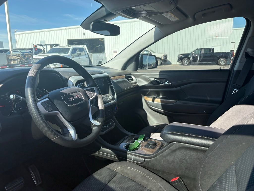 Used 2023 GMC Acadia SLE w/ LPO, Bright Accent Package image 10