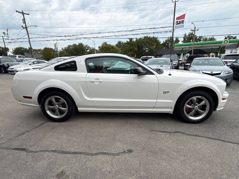 Used 2006 Ford Mustang GT RWD image 4
