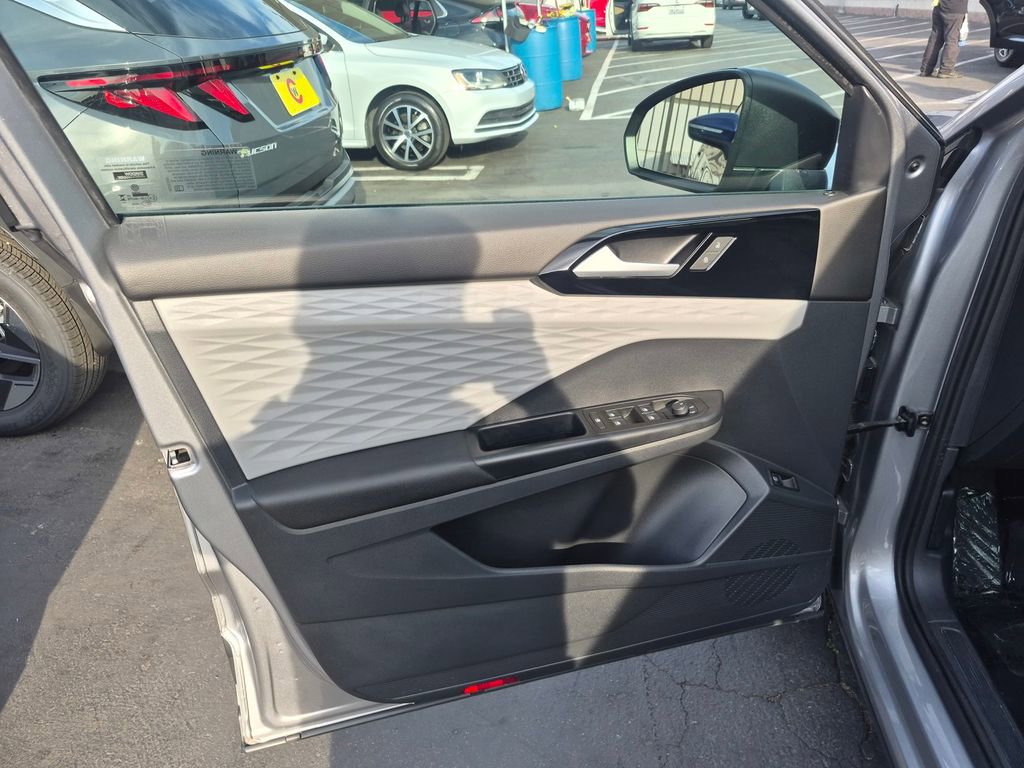Certified 2023 Volkswagen Taos S FWD image 12
