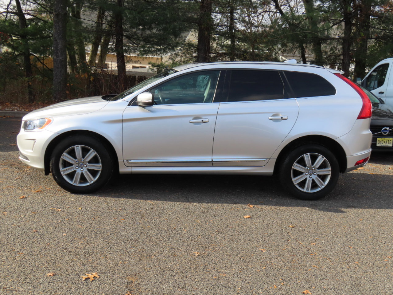 Used 2016 Volvo XC60 T6 image 2