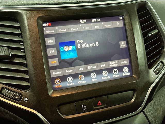 Used 2019 Jeep Cherokee Trailhawk w/ Cold Weather Group AWD/4WD image 14