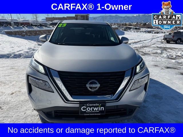 Used 2023 Nissan Rogue SV image 2