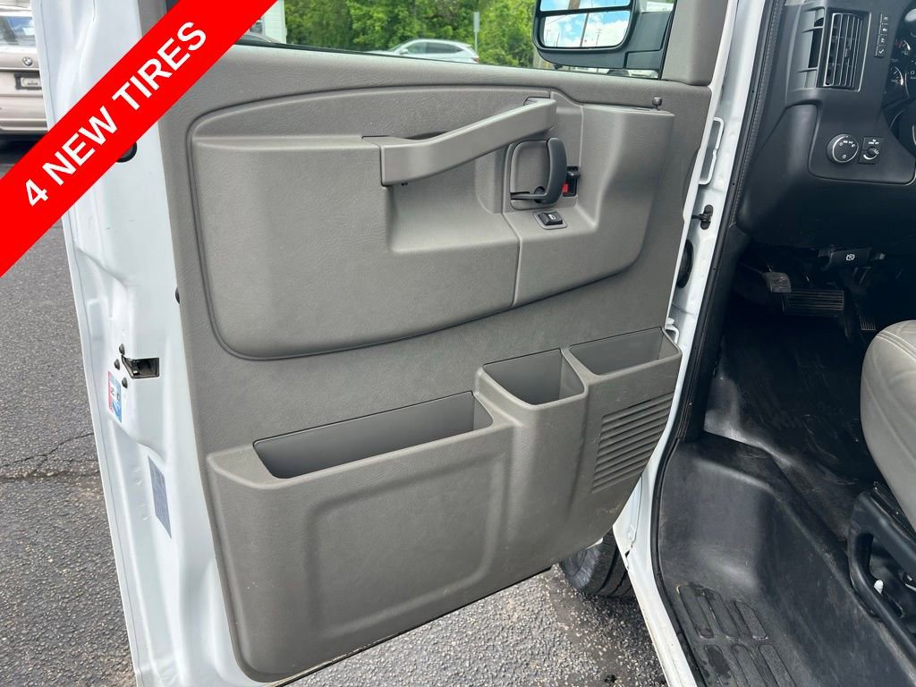 Used 2025 Chevrolet Express 2500 Extended w/ Driver Convenience Package RWD image 10