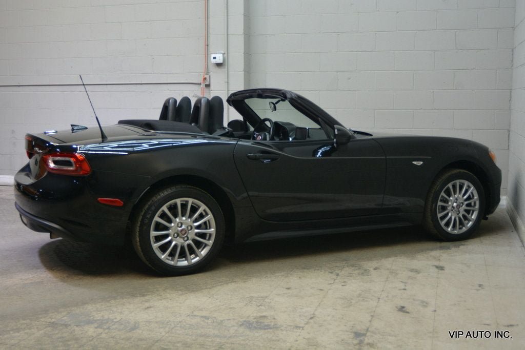 Used 2018 FIAT 124 Spider Classica w/ Technology & Siriusxm Group RWD image 7