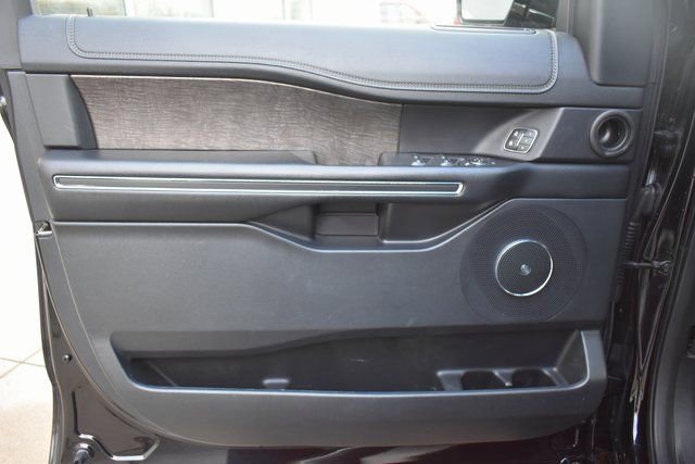 Used 2021 Ford Expedition Limited image 14