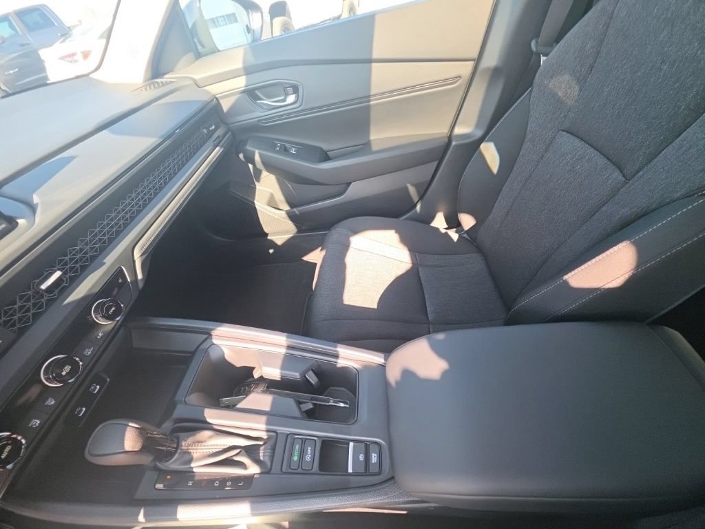 Used 2025 Honda Accord SE image 22