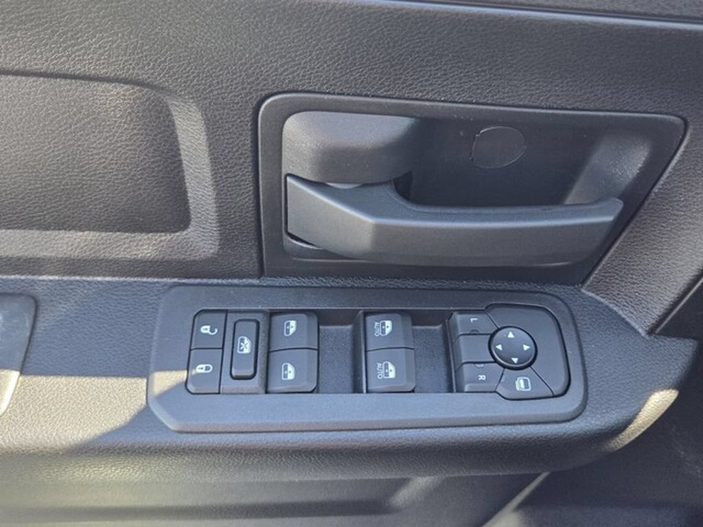 Used 2022 RAM 2500 Tradesman w/ Chrome Appearance Group AWD/4WD image 32