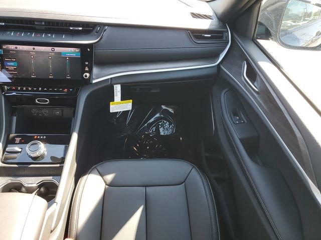 New 2026 Jeep Grand Cherokee Limited w/ Limited Altitude Package image 19