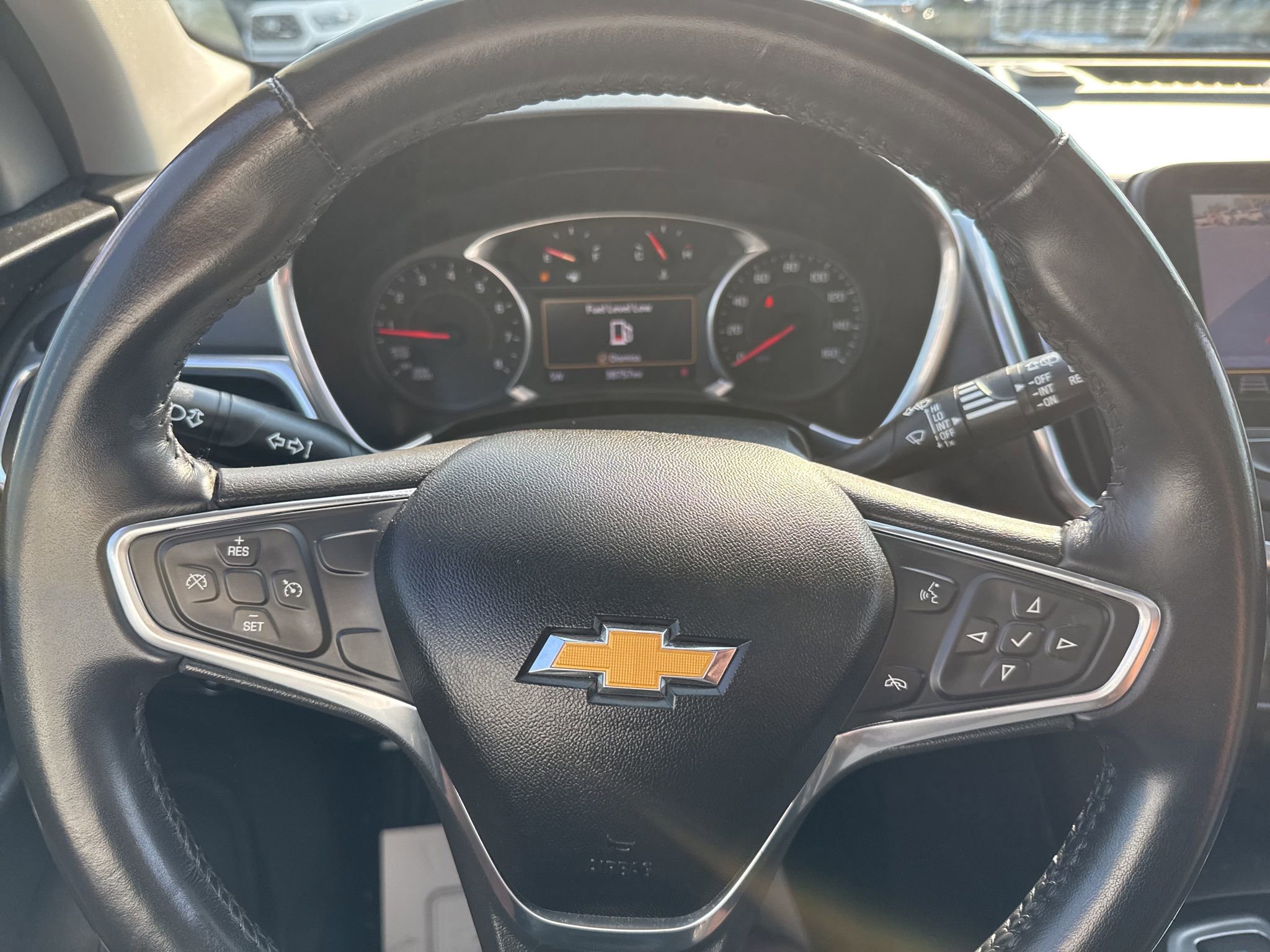 Used 2019 Chevrolet Equinox LT w/ Sun & Navigation Package image 32