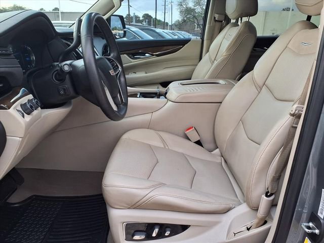 Used 2018 Cadillac Escalade ESV Premium Luxury image 4