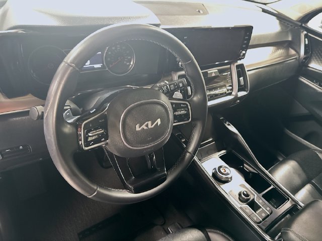 Certified 2022 Kia Sorento S AWD/4WD image 9