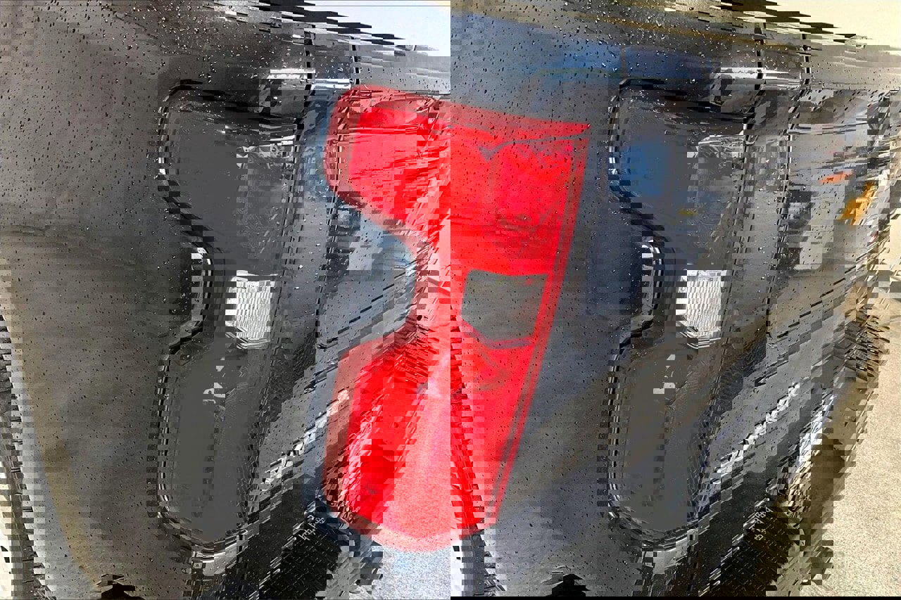 Used 2022 Chevrolet Silverado 1500 High Country w/ High Country Premium Package image 13