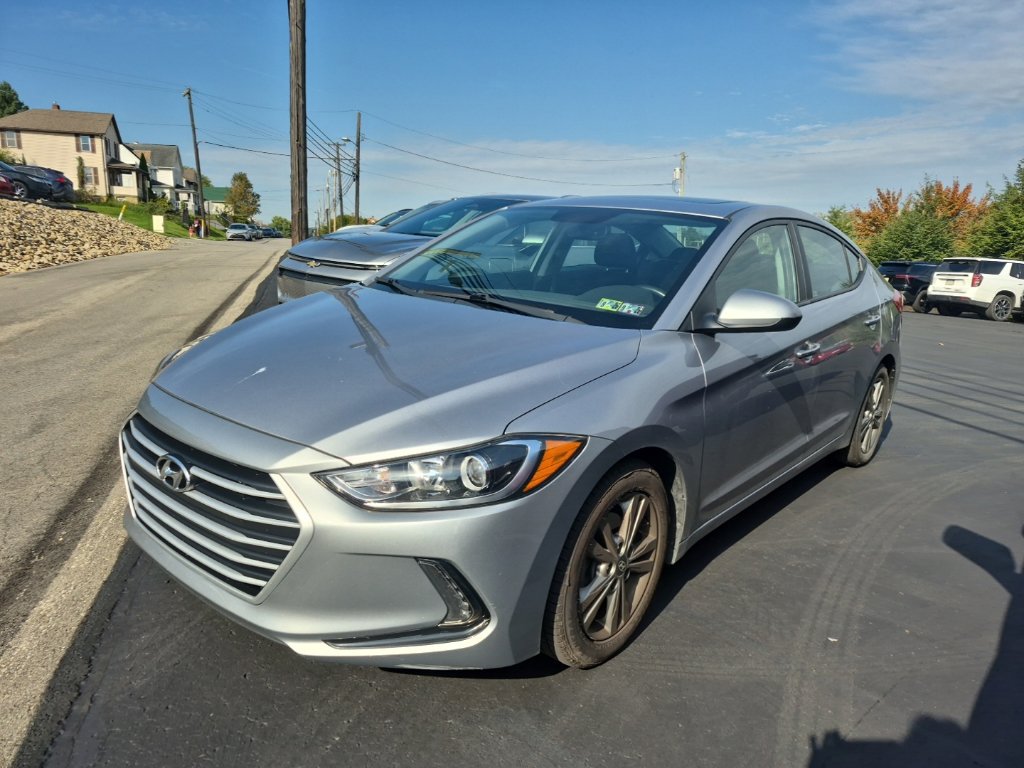 Used 2017 Hyundai Elantra Value Edition w/ Cargo Package FWD image 3